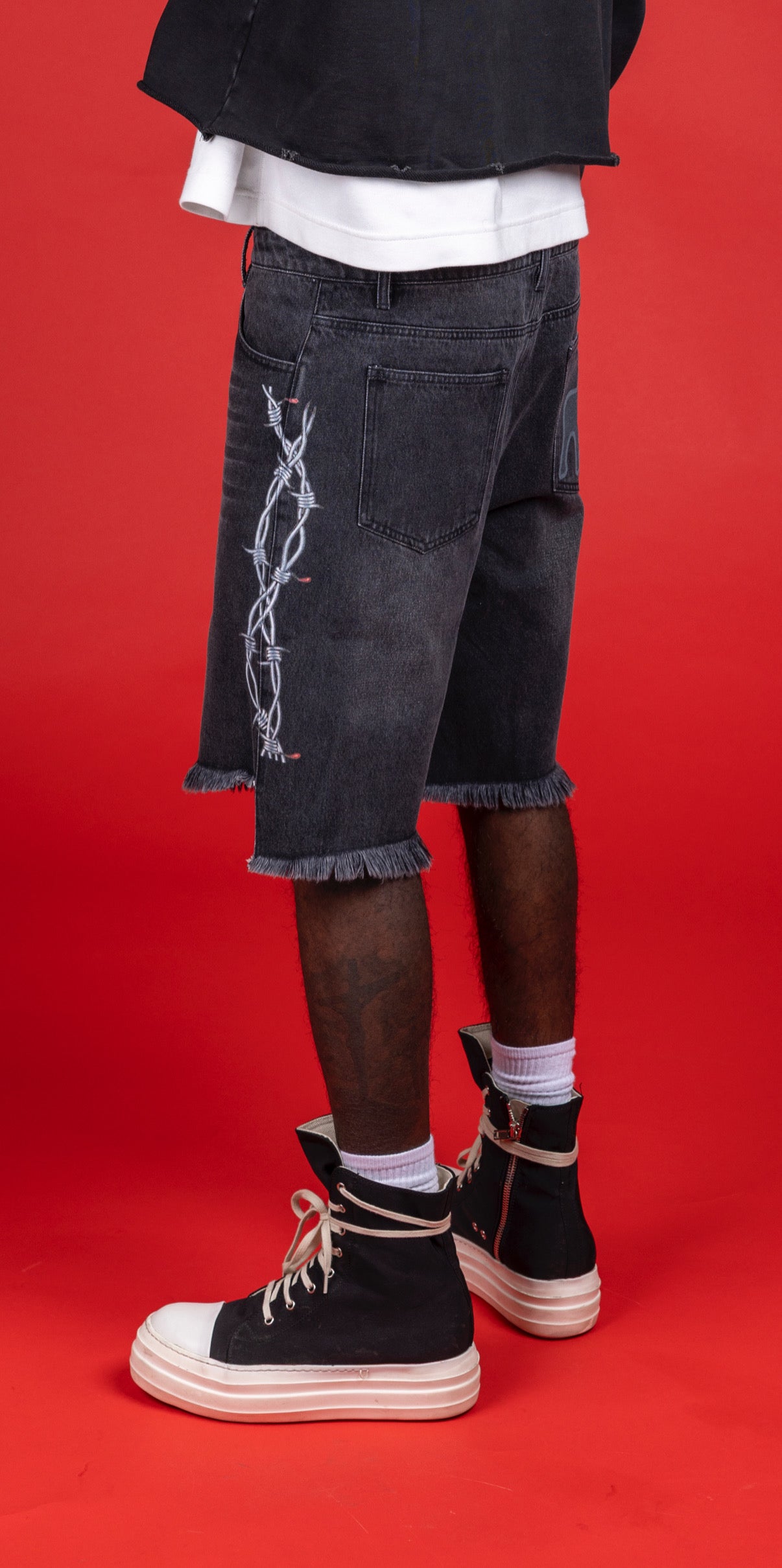 PUBB “BARBS TO BRICKS” CUTOFFS
